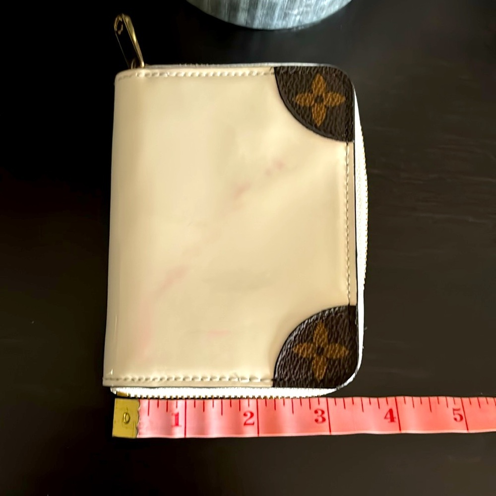 💎♦️Louis Vuitton limited edition compact wallet excellent used condition - Picture 7 of 11